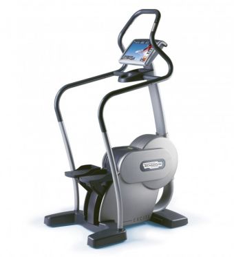 TechnoGym stepper Step Excite 700i.e classic zilver met LCD TV gebruikt