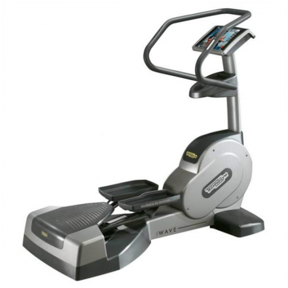 TechnoGym lateral trainer Wave Excite 700i.e classic zilver met LCD TV gebruikt BBTGWEE700IeLCDTV
